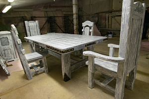 кухонный гарнитур покрашенный в два цвета