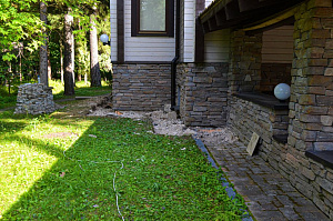 Комплексная защита и обновление фундамента брусового дома в Ропше