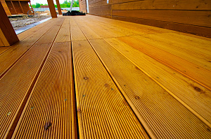 терраса для дома из лиственницы