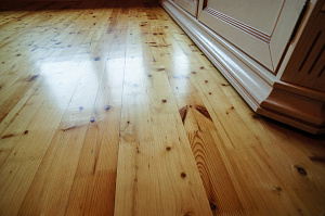 крашенная доска пола