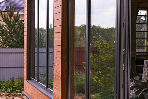 Петергоффские аллеи требуют статуса: как термолиственница преобразила каркасный дом в элитном посёлке