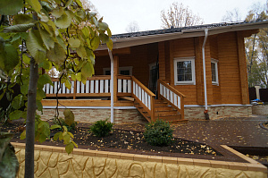 Вдохнуть жизнь в стены: полный цикл отделки дома из клееного бруса