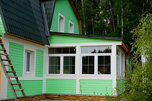 фасад из скошенного планкена