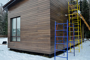 загородный дом обшитый планкеном