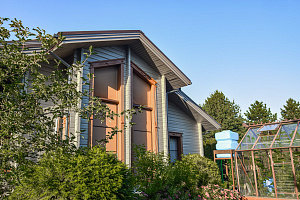 Финская надежность и русское брусовое зодчество: реставрация дома в Никольском краской Tikkurila Vinha