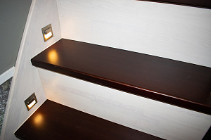 крашеная лестница