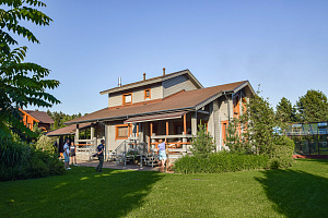 Финская надежность и русское брусовое зодчество: реставрация дома в Никольском краской Tikkurila Vinha