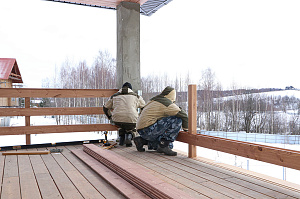 Северная сосна + премиальное масло Renner M300: идеальный дуэт для фасада, который сохранит цвет и форму даже в петербургском климате