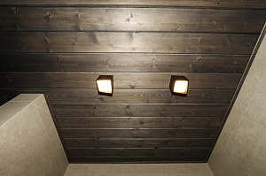 Не просто отделка, а инвестиция в качественный отдых: скошенный планкен из лиственницы и имитация бруса из кедра для зон с разной нагрузкой