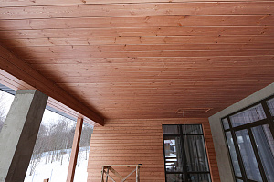 Северная сосна + премиальное масло Renner M300: идеальный дуэт для фасада, который сохранит цвет и форму даже в петербургском климате