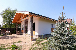 Не просто баня, а место силы: проект с парной на троих, уютной комнатой отдыха и крытой террасой