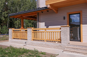 Почему владельцы домов из керамики выбирают планкен: реализованный проект с европейским качеством окраски и крепежом, который не оставляет следов