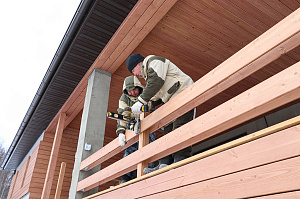 Северная сосна + премиальное масло Renner M300: идеальный дуэт для фасада, который сохранит цвет и форму даже в петербургском климате