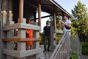 Финская надежность и русское брусовое зодчество: реставрация дома в Никольском краской Tikkurila Vinha