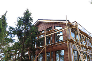 От цокольного отлива до отделки окон: комплексный подход, который превратил обычный дом в архитектурный шедевр