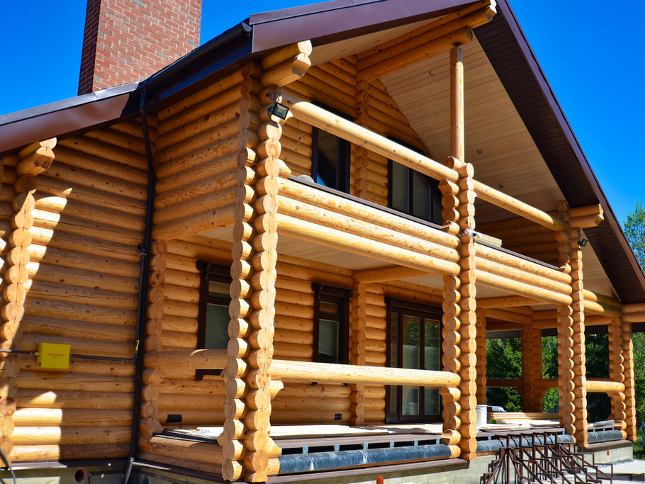 Лиственница сорта «Экстра» в деле: безупречная геометрия, заводская покраска Teknos и никаких видимых креплений