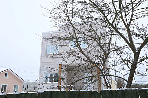 Современный каркасный дом с эксплуатируемой кровлей у Озера Врево