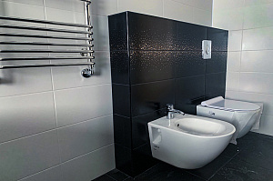 темная плитка