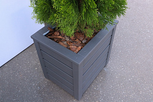 Изящные деревянные кашпо от Лесобиржи-СПб: столярное мастерство для знаковых проектов