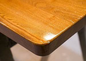 Эксклюзивное лакирование подоконника-столешницы из ясеня: блеск 'Магма' для дома в Петровские Сады