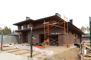 Миллиметры решают: выравнивание, подсистема, скрытый крепёж — идеальный фасад