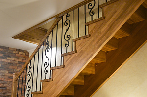 лестница из дуба