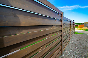 деревянный автоматический забор