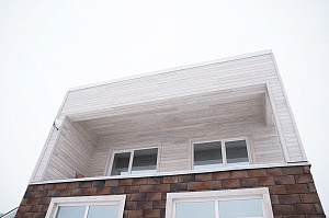 Современный каркасный дом с эксплуатируемой кровлей у Озера Врево