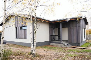 Изысканная терраса из сибирской лиственницы в Солнечной Долине