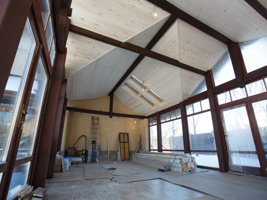 МиниЛахти: как дерево объединило баню и каминный зал в единую гармонию