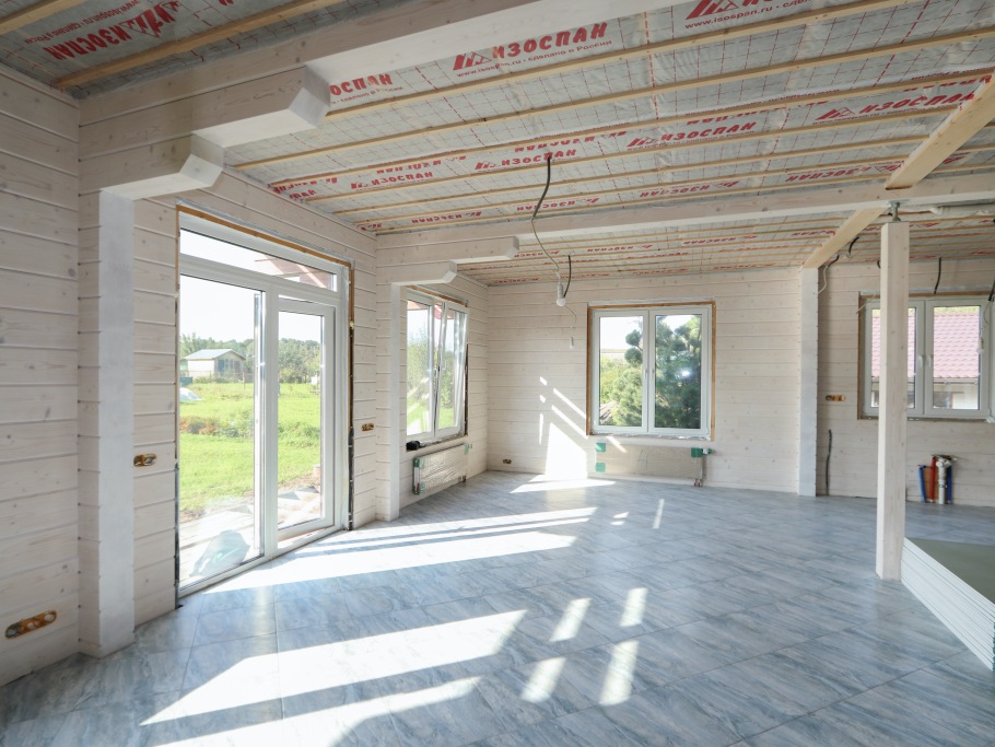 Внутренняя гармония: безупречная покраска брусового дома лазурью Renner в ДНП Деревенька от Лесобиржа-Спб