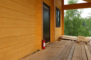 Покраска фасада и архитектурных элементов дома в КП "Ла-Манш"