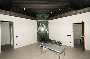 Не просто отделка, а инвестиция в качественный отдых: скошенный планкен из лиственницы и имитация бруса из кедра для зон с разной нагрузкой