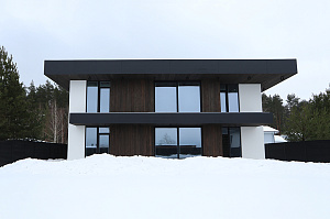 Комбинированный фасад от Лесобиржа-Спб: гармония стиля и долговечности в 