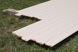 Фасад с характером: Сочетание лиственницы, сосны и камня в Honka Family Club