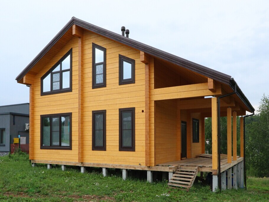 Покраска фасада и архитектурных элементов дома в КП "Ла-Манш"