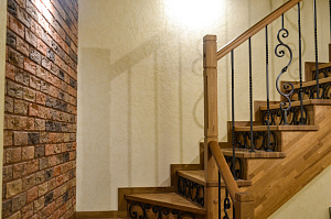 дуб с ковкой