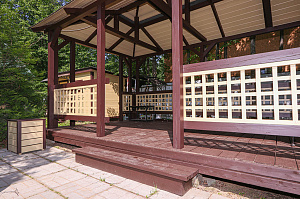 Элегантное обновление деревянных построек в Луговом: профессиональная покраска и защита от Лесобиржи-Спб