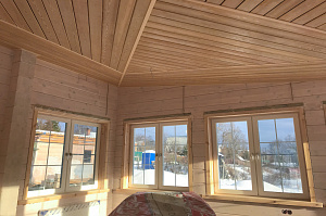 отделка потолка планкеном