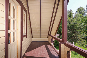 Элегантное обновление деревянных построек в Луговом: профессиональная покраска и защита от Лесобиржи-Спб