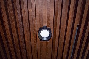 Потолок, о котором говорят: трендовое решение для статусного офиса