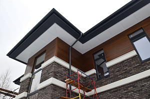 комбинация камня и дерева