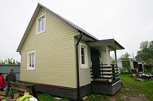 покраска деревянного дома