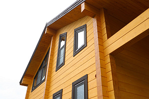 Покраска фасада и архитектурных элементов дома в КП "Ла-Манш"