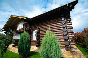 крашеный сруб