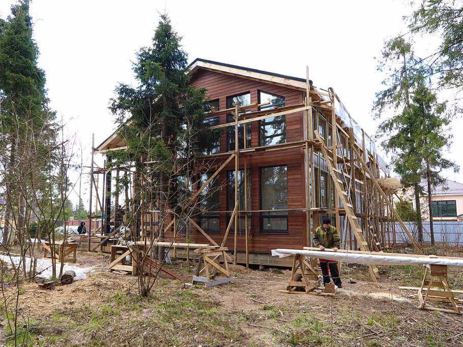 От цокольного отлива до отделки окон: комплексный подход, который превратил обычный дом в архитектурный шедевр