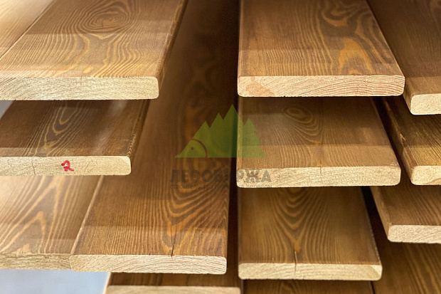 Террасная доска сорт С: какие сучки допустимы, а какие — повод отказаться от партии