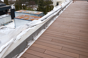 Терраса из термоясеня на эксплуатируемой кровле
