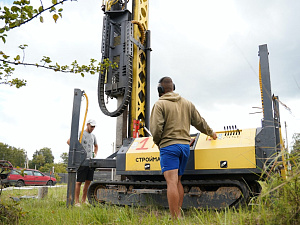 Надежный свайный фундамент с обвязкой для будущего дома в Тай-Лэнд