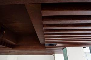 Потолок, о котором говорят: трендовое решение для статусного офиса